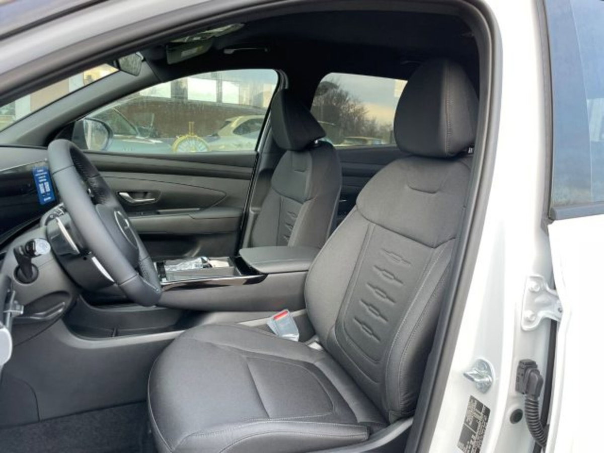 Hyundai Tucson 1.6 t-gdi 48V Xtech 2wd mt (12)