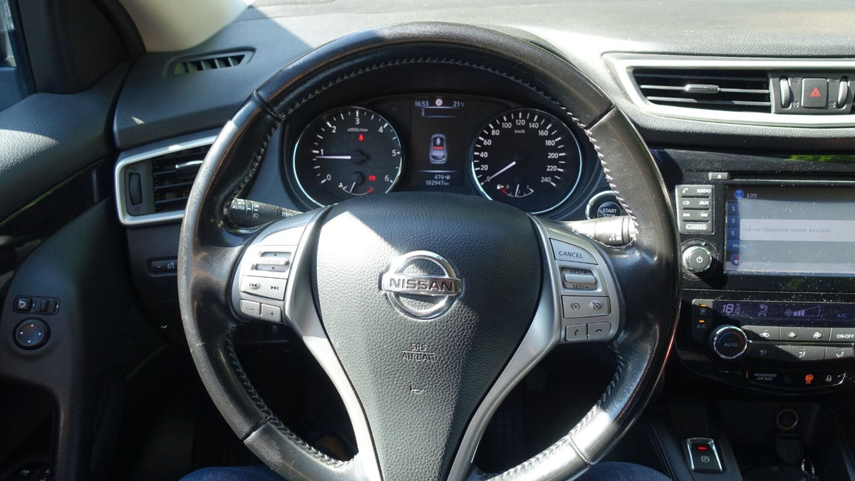 Nissan Qashqai 1.5 dCi N-Connecta (11)