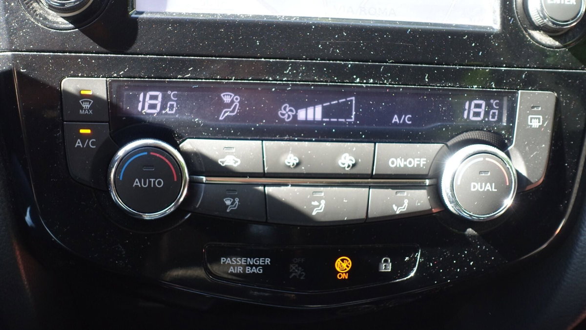 Nissan Qashqai 1.5 dCi N-Connecta (14)