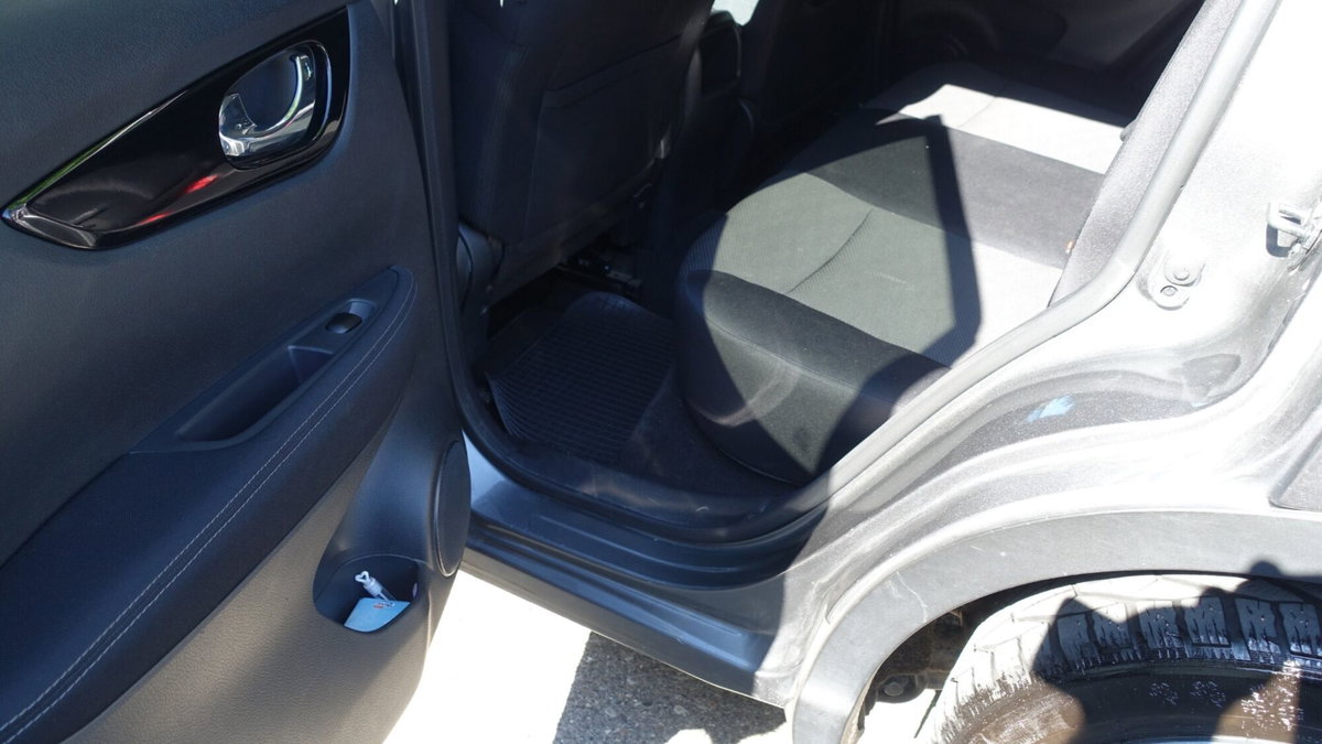 Nissan Qashqai 1.5 dCi N-Connecta (17)