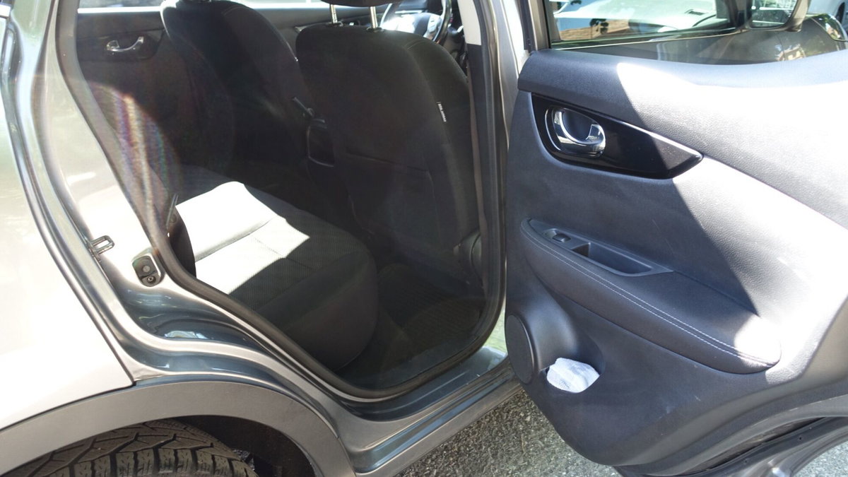 Nissan Qashqai 1.5 dCi N-Connecta (18)