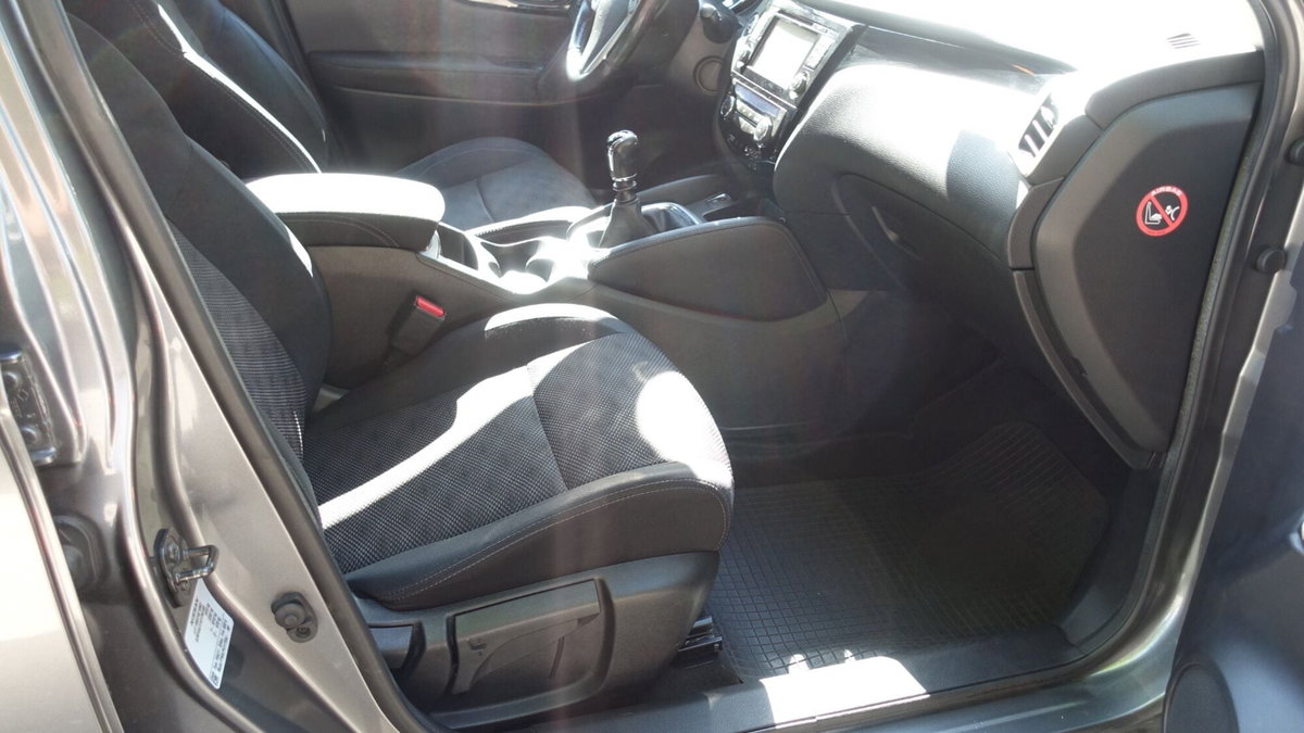 Nissan Qashqai 1.5 dCi N-Connecta (20)
