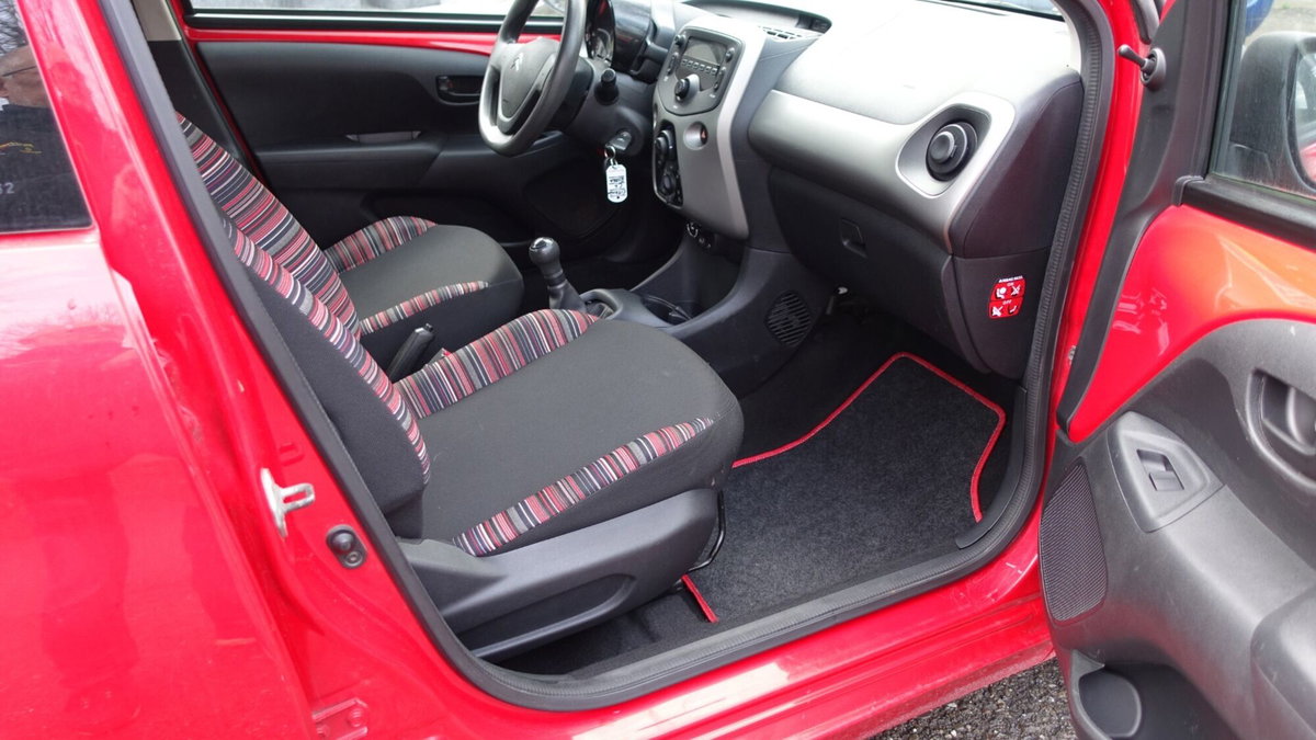 Citroen C1 C1 VTi 68 3 porte Shine (16)