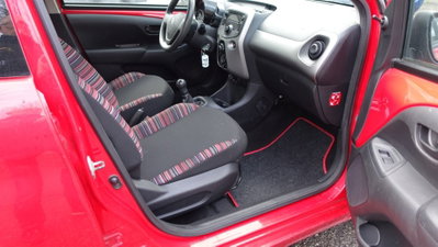 Citroen C1 C1 VTi 68 3 porte Shine (16)