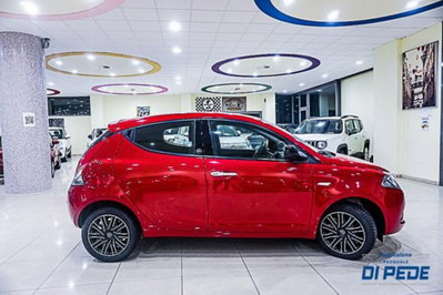 Lancia Ypsilon 1.0 FireFly 5 porte S&S Hybrid Ecochic Gold (11)