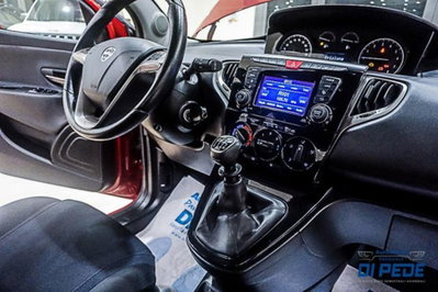 Lancia Ypsilon 1.0 FireFly 5 porte S&S Hybrid Ecochic Gold (17)