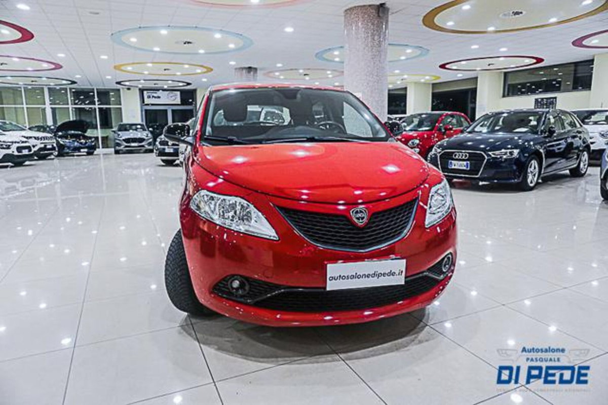 Lancia Ypsilon 1.0 FireFly 5 porte S&S Hybrid Ecochic Gold (3)