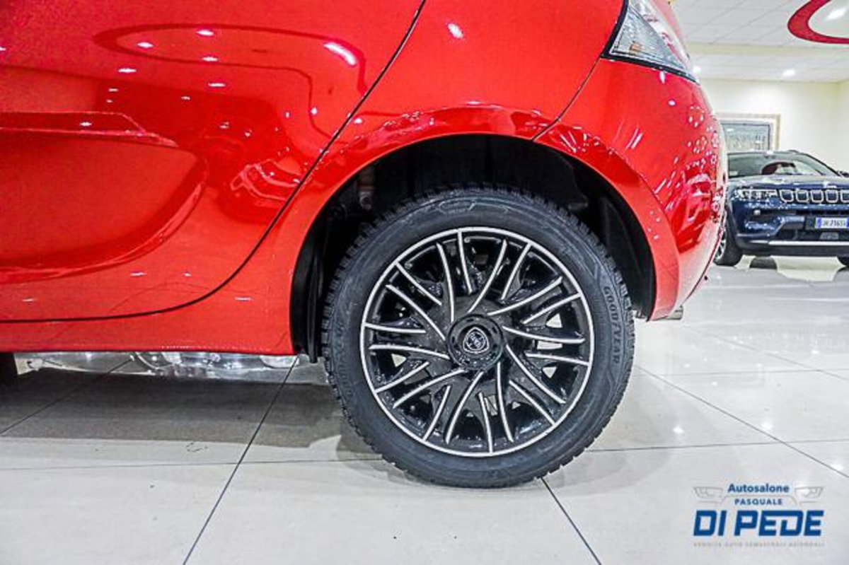 Lancia Ypsilon 1.0 FireFly 5 porte S&S Hybrid Ecochic Gold (6)