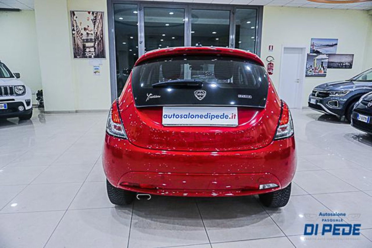 Lancia Ypsilon 1.0 FireFly 5 porte S&S Hybrid Ecochic Gold (8)