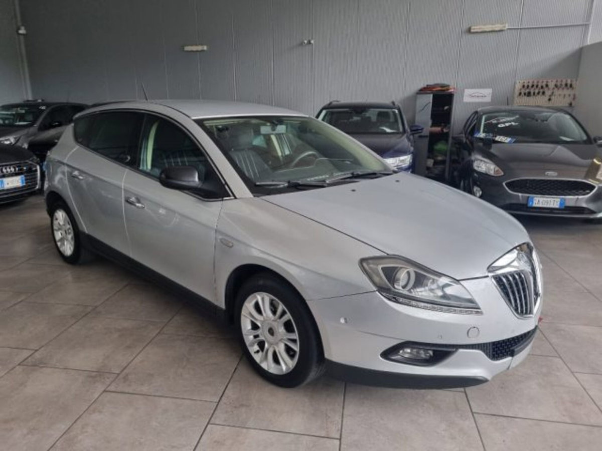 Lancia Delta 1.9 MJT Twinturbo DPF Oro