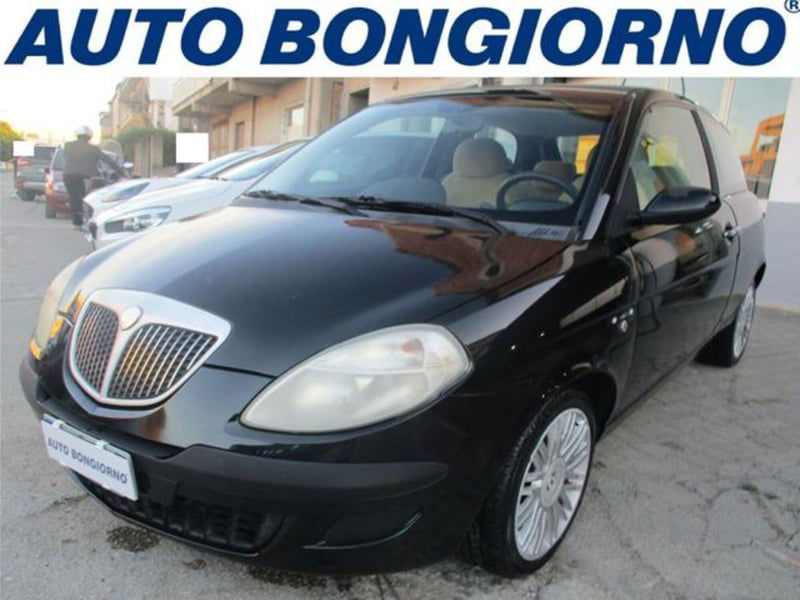 Lancia Ypsilon Multijet 16V Argento