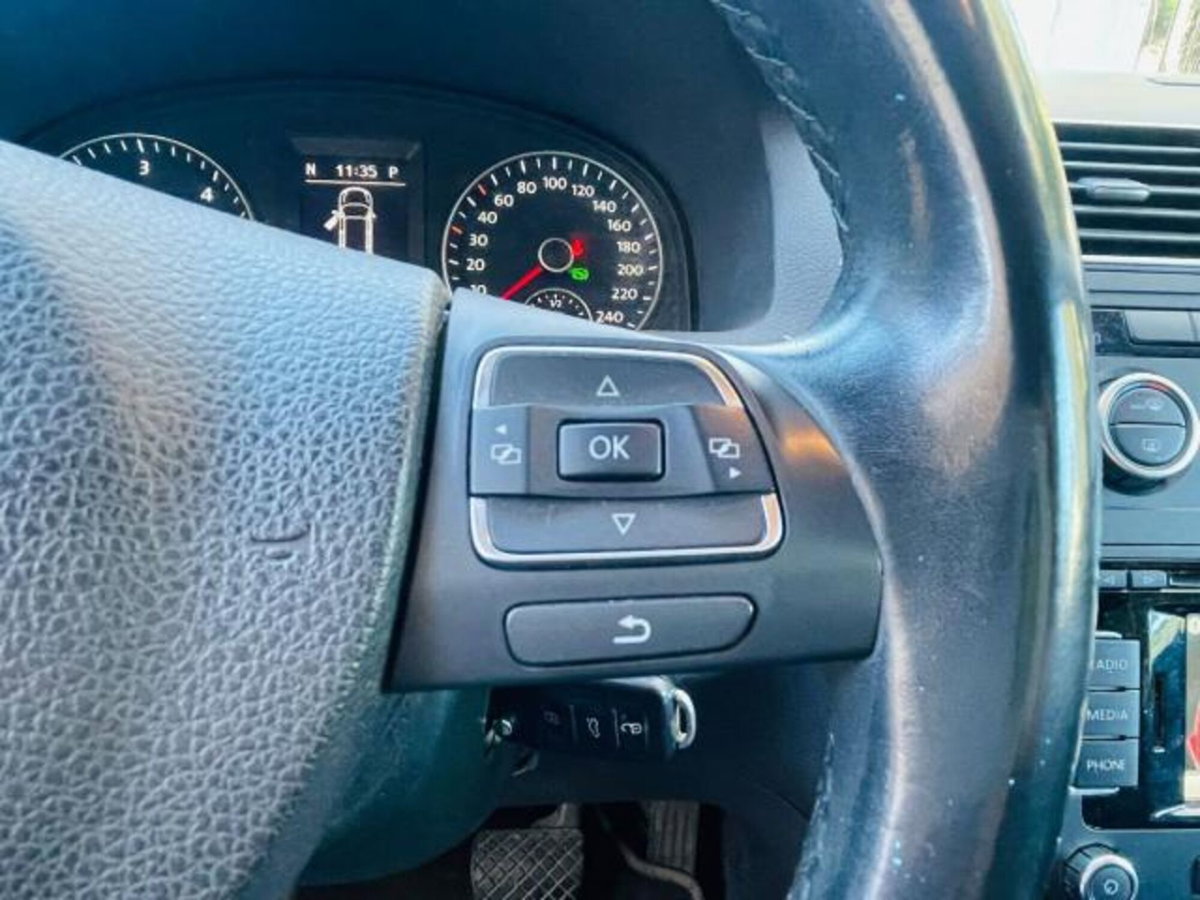 Volkswagen Touran 1.6 TDI DPF Comfortline BMT (20)