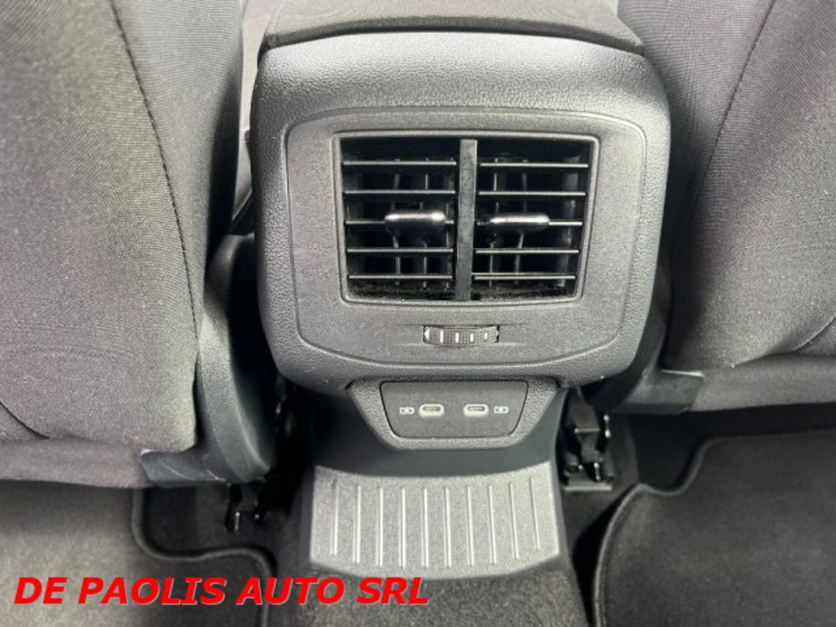 Volkswagen T-Roc 1.0 TSI Life (10)