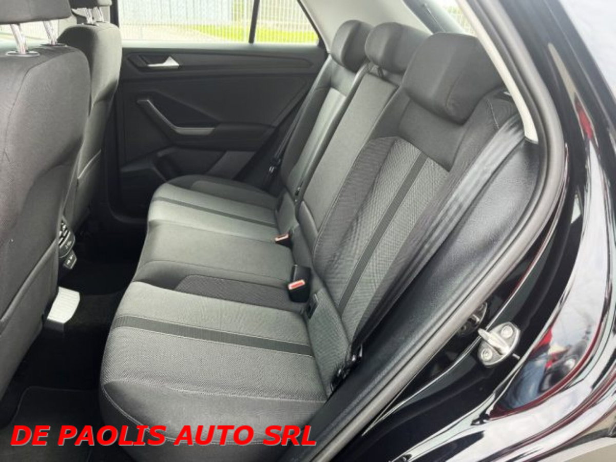 Volkswagen T-Roc 1.0 TSI Life (8)
