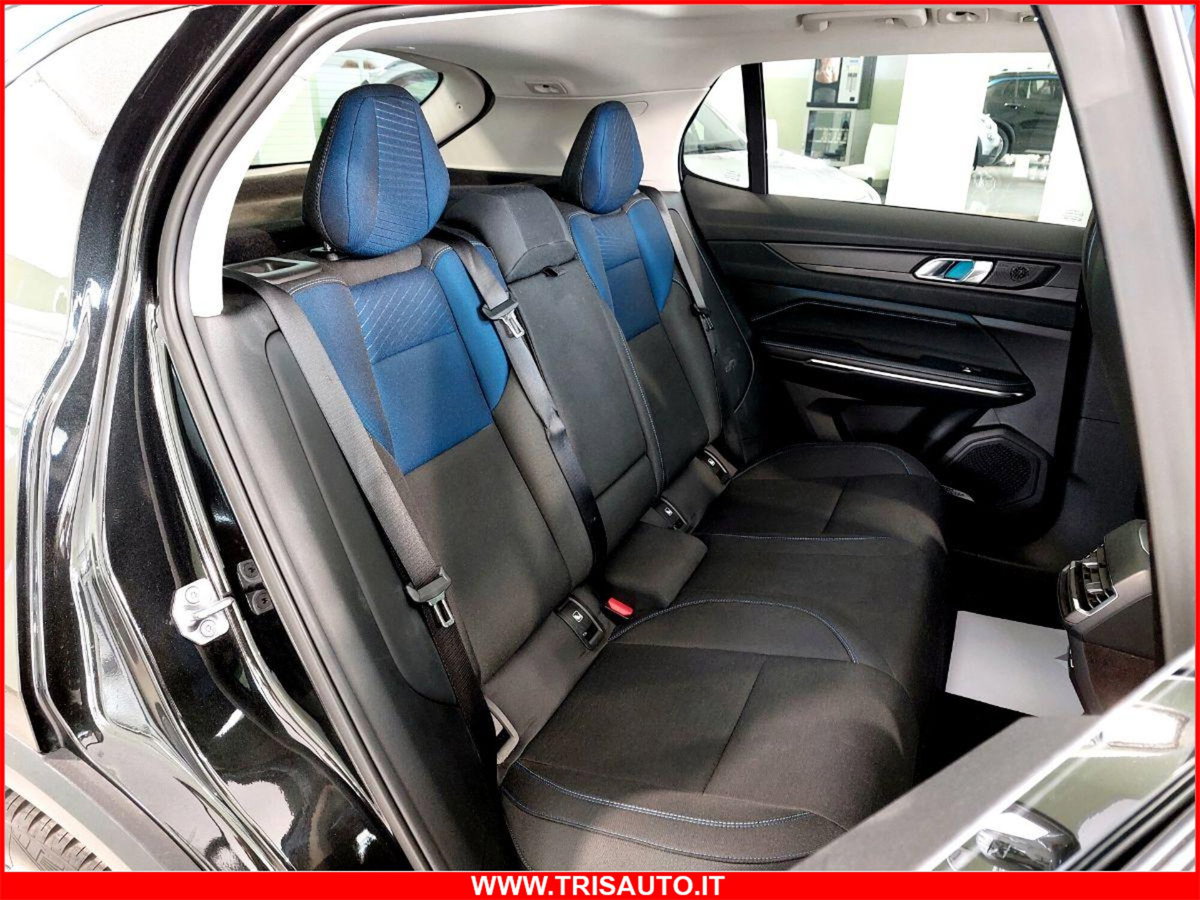 Lynk & Co 01 01 1.5 td phev (11)