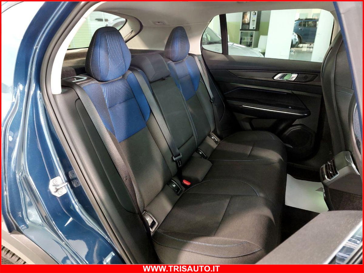 Lynk & Co 01 01 1.5 td phev (11)