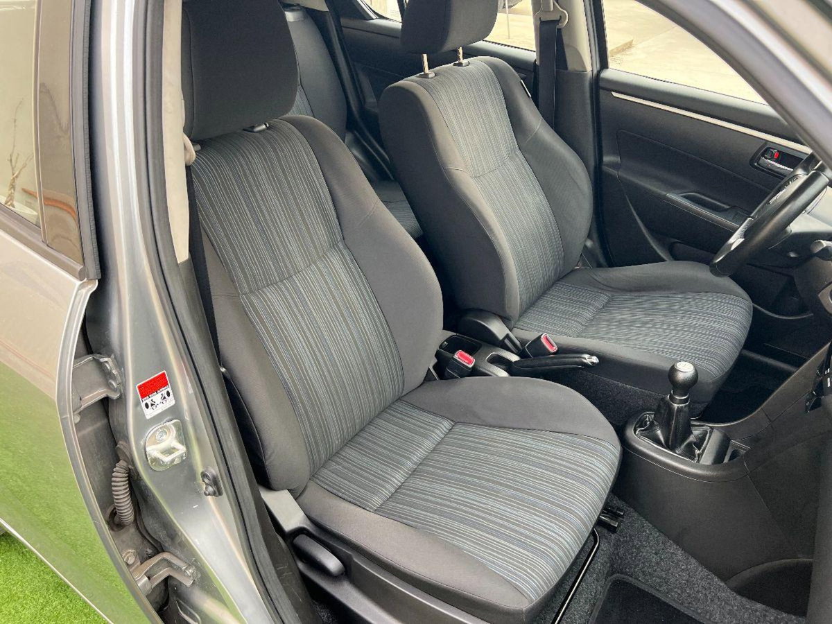 Suzuki Swift 1.2 VVT 5 porte B-Top (10)