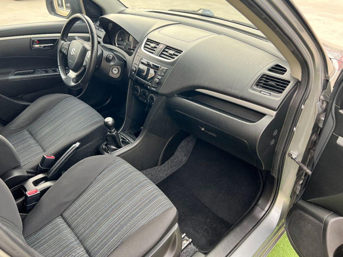 Suzuki Swift 1.2 VVT 5 porte B-Top (9)
