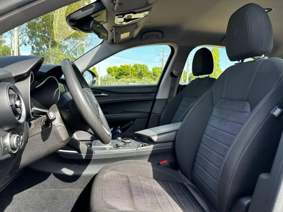 Alfa Romeo Stelvio 2.2 t Veloce rwd 160cv auto (10)