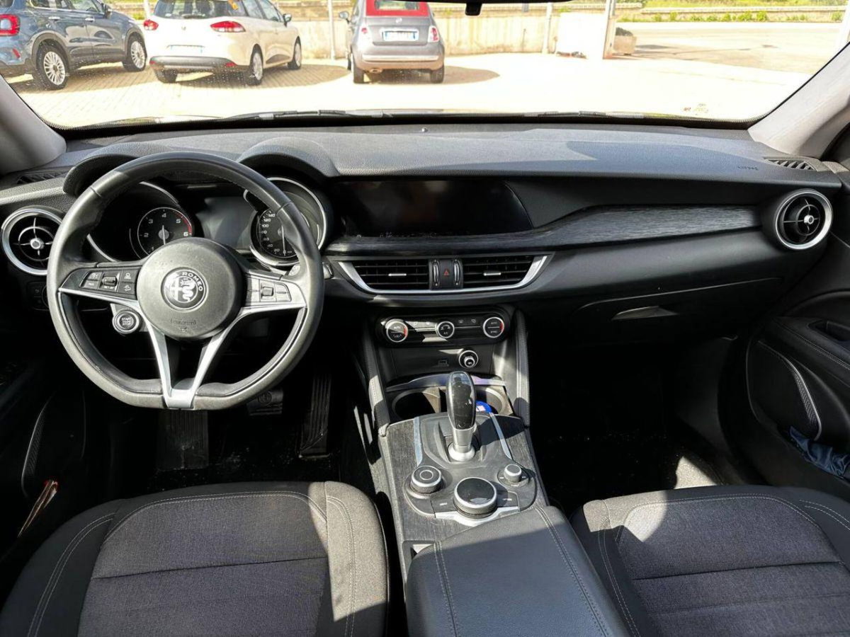 Alfa Romeo Stelvio 2.2 t Veloce rwd 160cv auto (13)