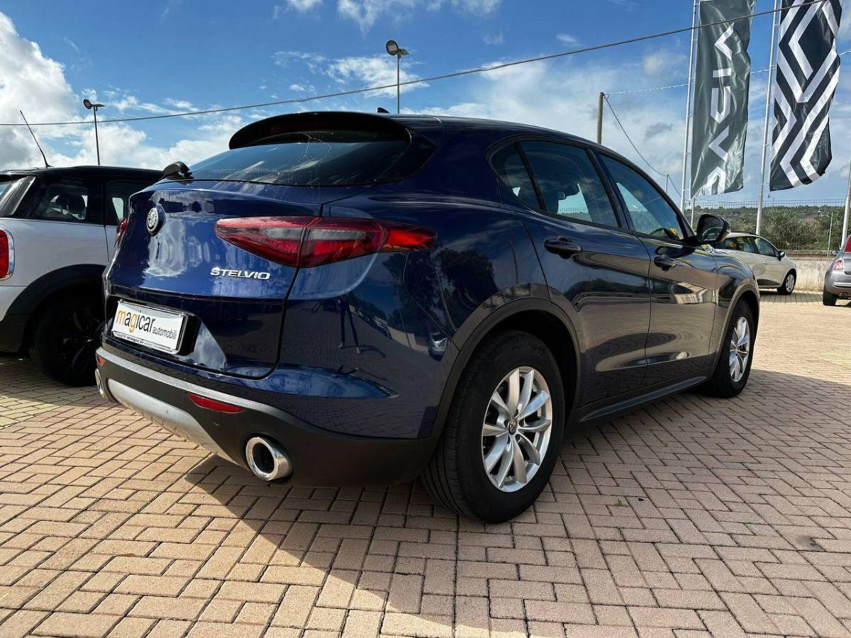 Alfa Romeo Stelvio 2.2 t Veloce rwd 160cv auto (5)