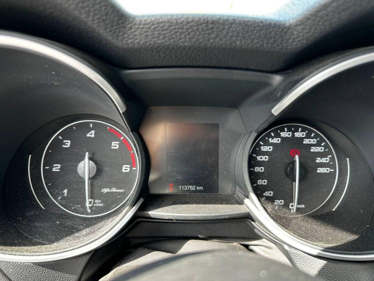 Alfa Romeo Stelvio 2.2 t Veloce rwd 160cv auto (9)