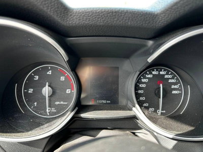 Alfa Romeo Stelvio 2.2 t Veloce rwd 160cv auto (9)