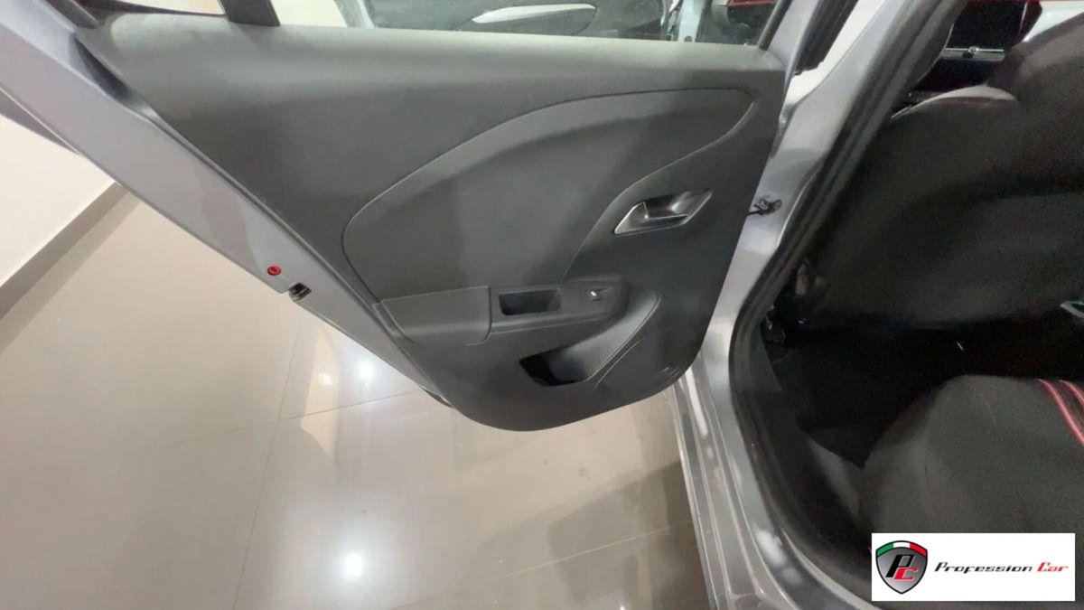 Opel Corsa 1.2 100 CV GS Line (12)