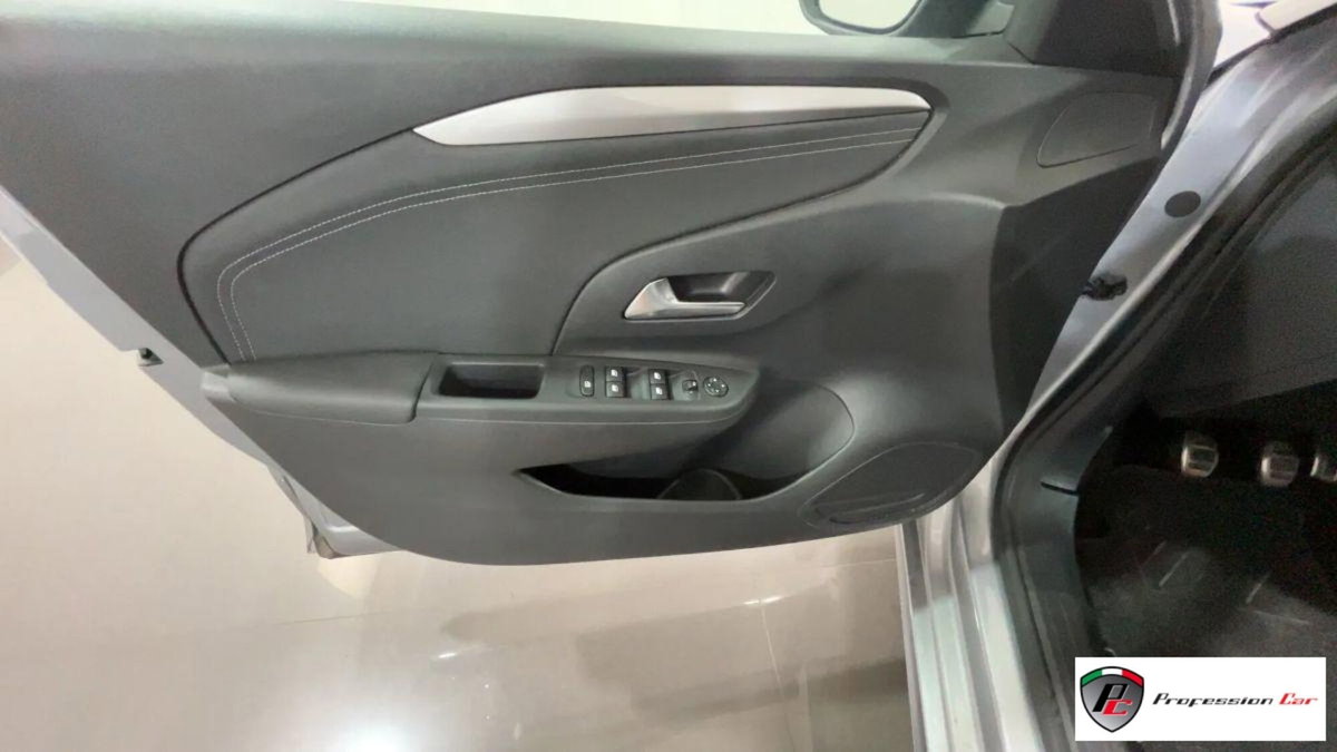 Opel Corsa 1.2 100 CV GS Line (18)