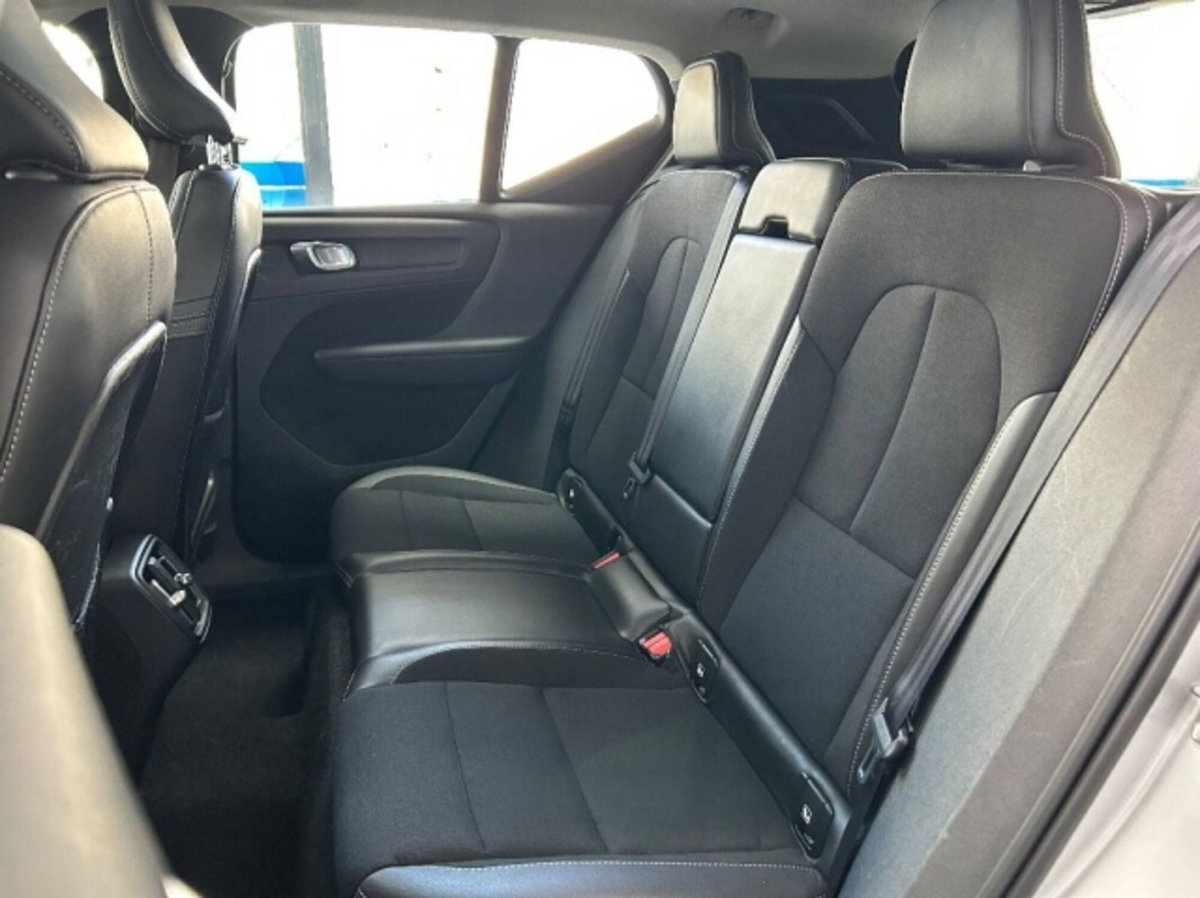 Volvo XC40 D4 AWD Geartronic Momentum (12)