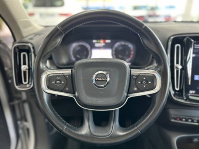 Volvo XC40 D4 AWD Geartronic Momentum (19)