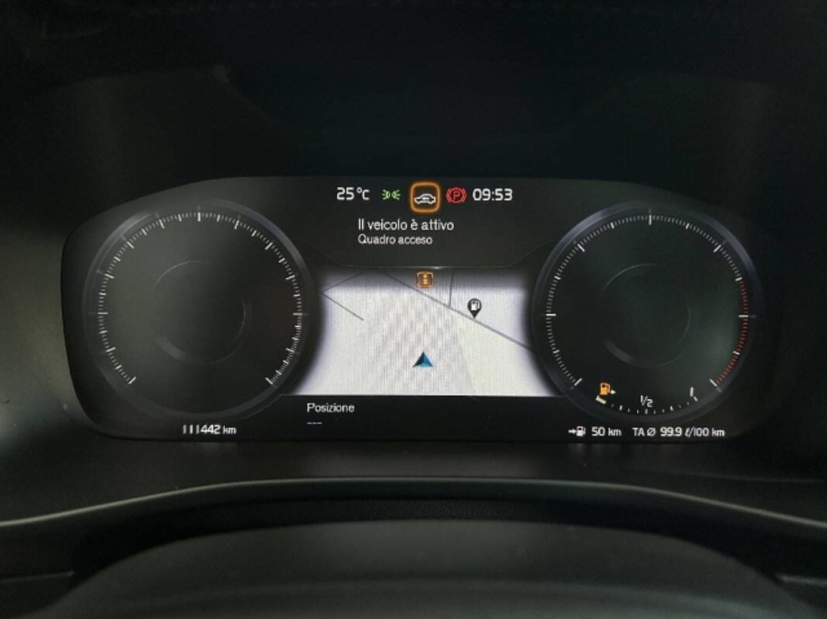 Volvo XC40 D4 AWD Geartronic Momentum (20)