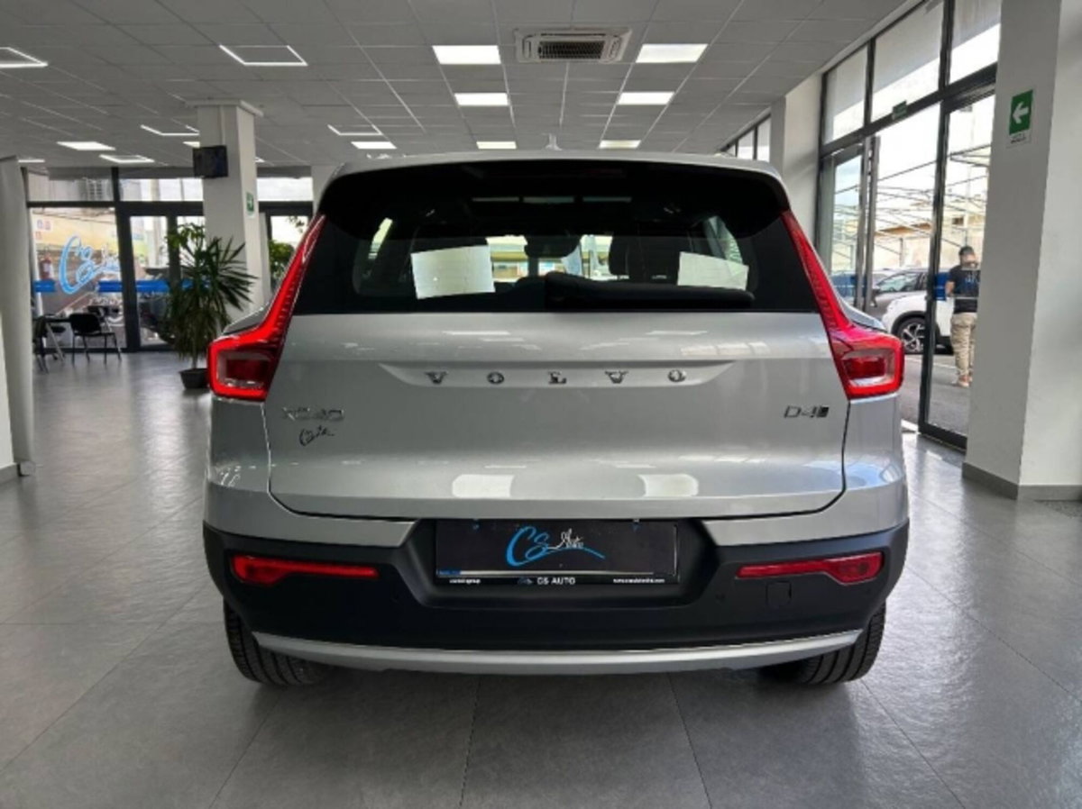 Volvo XC40 D4 AWD Geartronic Momentum (4)