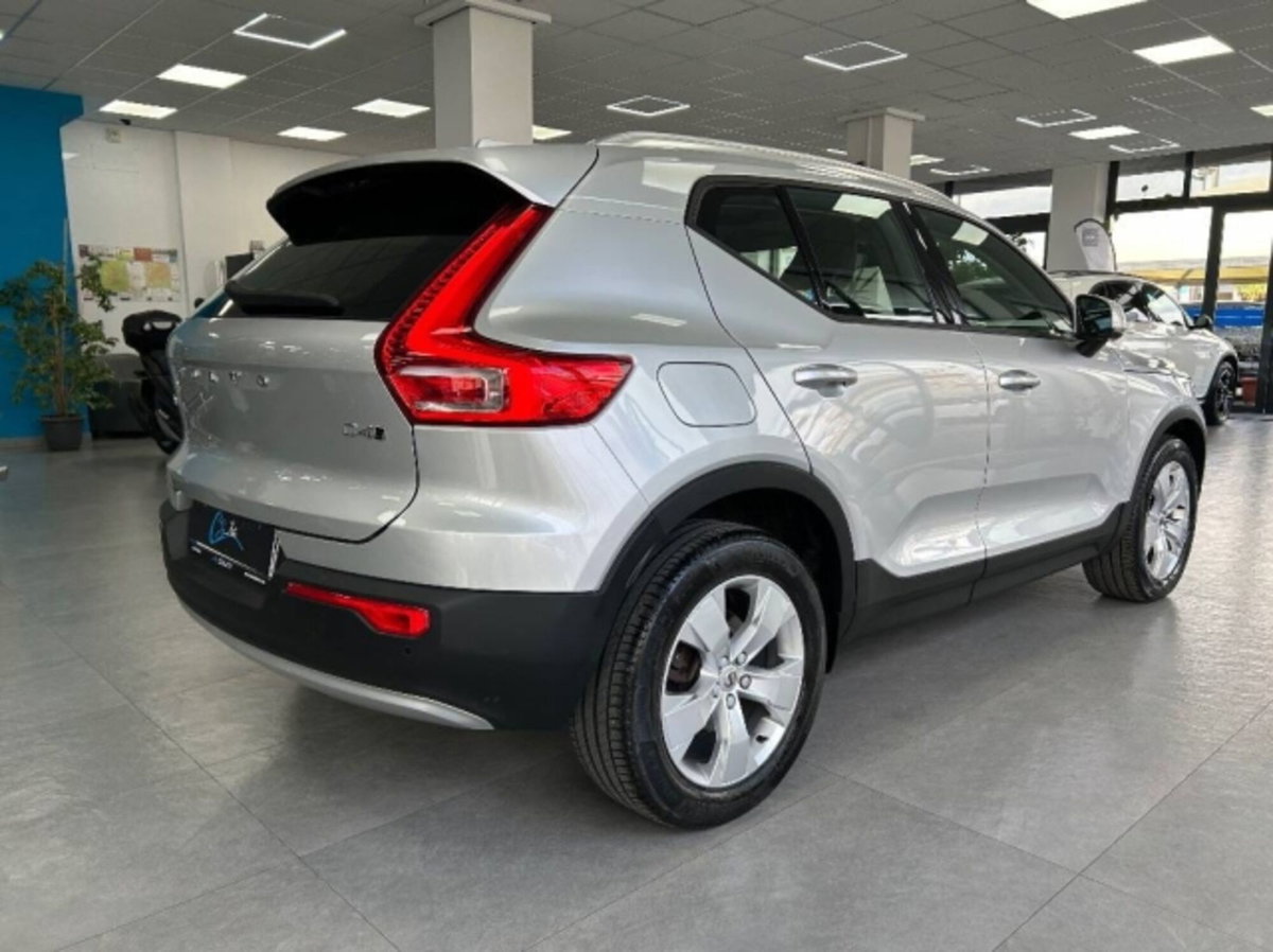 Volvo XC40 D4 AWD Geartronic Momentum (6)