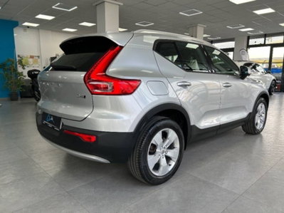 Volvo XC40 D4 AWD Geartronic Momentum (6)