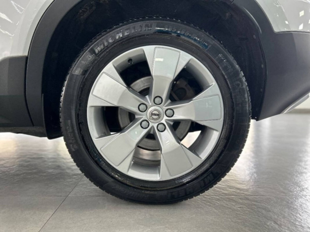 Volvo XC40 D4 AWD Geartronic Momentum (8)