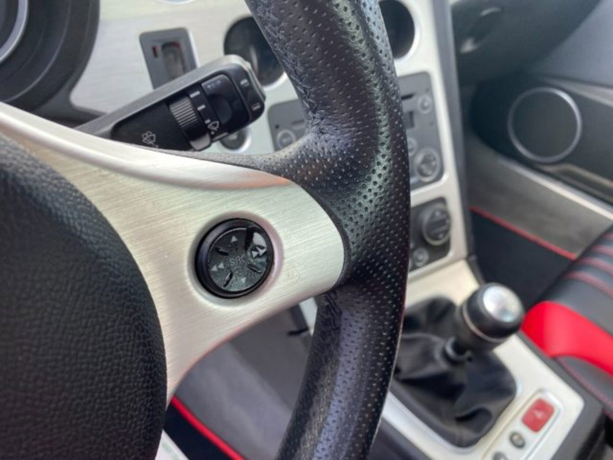 Alfa Romeo Spider 2.4 JTDm 210CV (11)