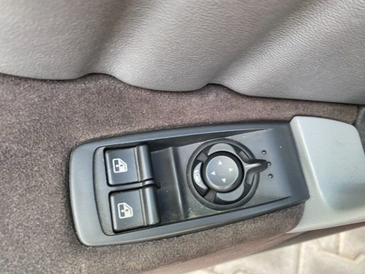 Alfa Romeo Spider 2.4 JTDm 210CV (13)