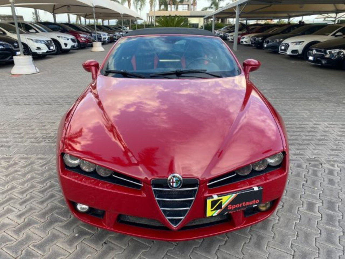 Alfa Romeo Spider 2.4 JTDm 210CV (16)