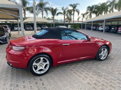 Alfa Romeo Spider 2.4 JTDm 210CV (18)
