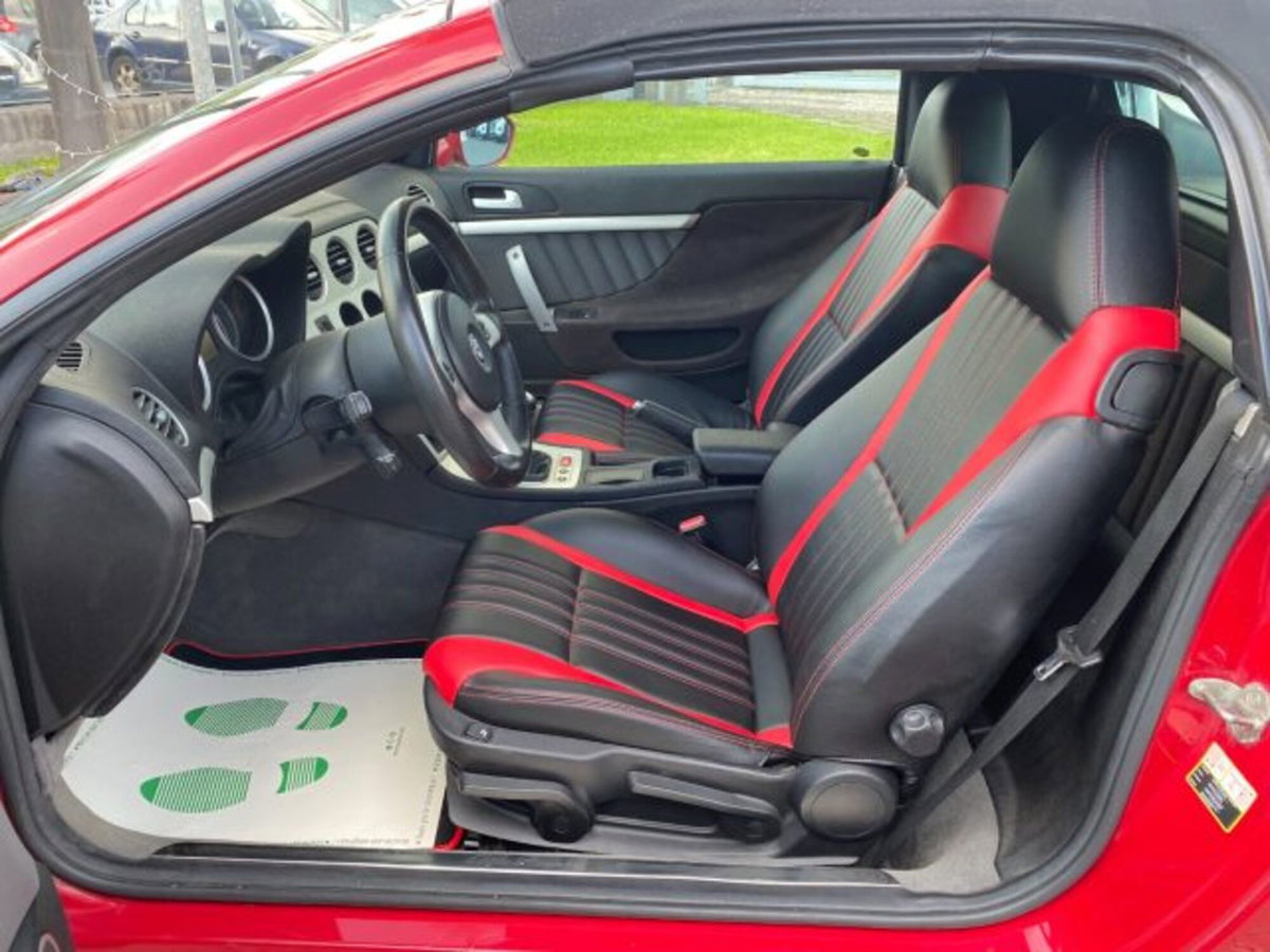 Alfa Romeo Spider 2.4 JTDm 210CV (6)