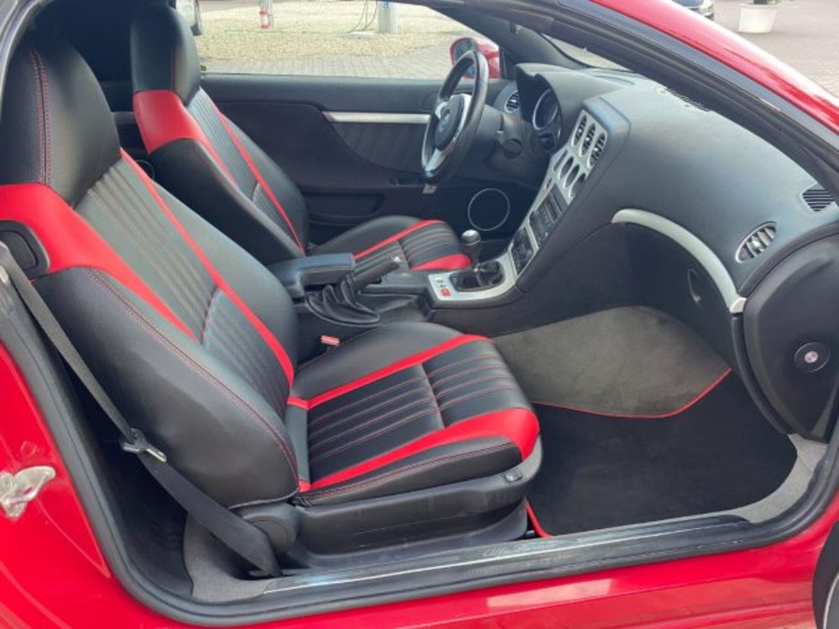 Alfa Romeo Spider 2.4 JTDm 210CV (8)