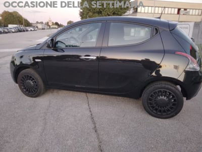 Lancia Ypsilon 1.0 FireFly 5 porte S&S Hybrid Silver Plus usata