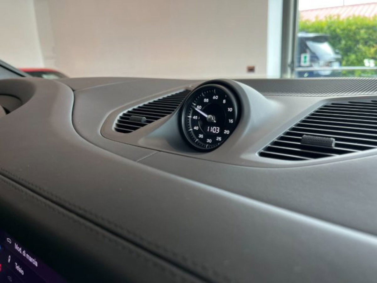 Porsche Cayenne Coupé 3.0 V6 E-Hybrid (10)