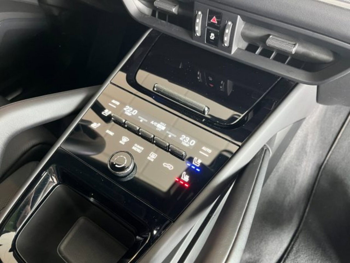 Porsche Cayenne Coupé 3.0 V6 E-Hybrid (11)