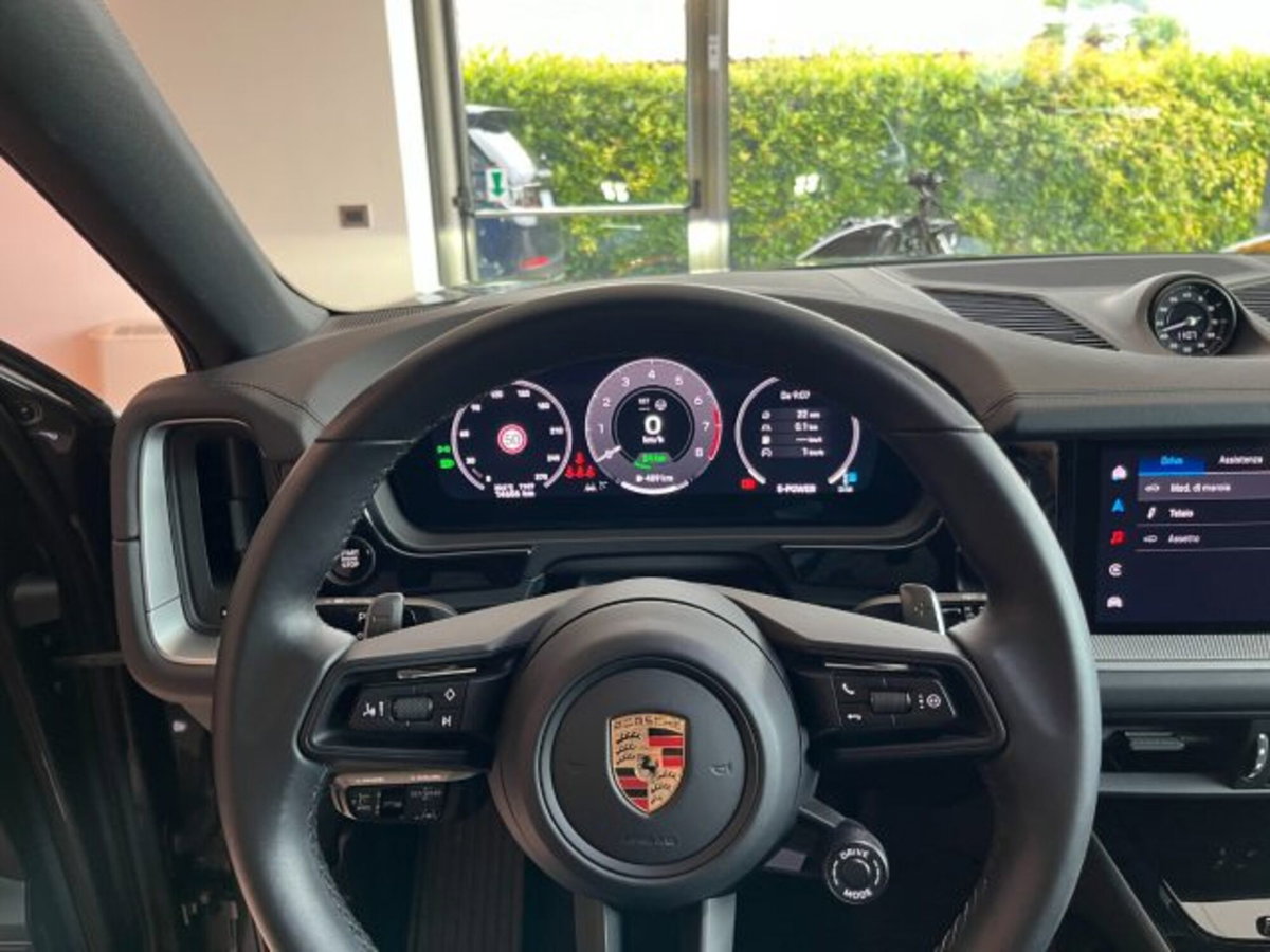 Porsche Cayenne Coupé 3.0 V6 E-Hybrid (13)