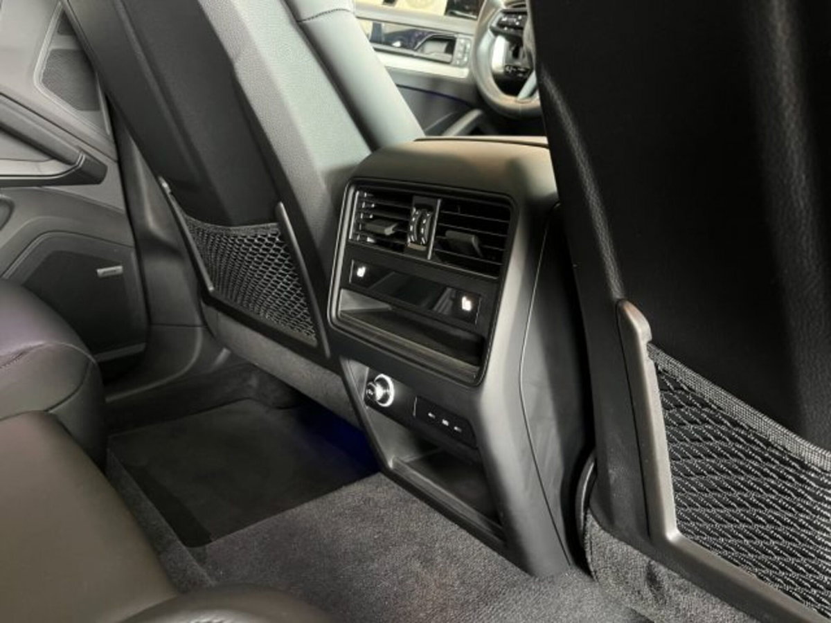 Porsche Cayenne Coupé 3.0 V6 E-Hybrid (18)