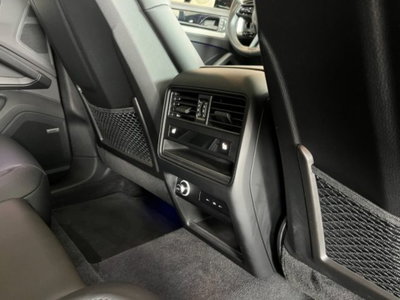 Porsche Cayenne Coupé 3.0 V6 E-Hybrid (18)