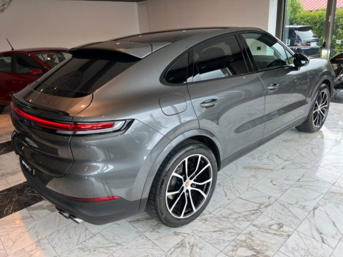 Porsche Cayenne Coupé 3.0 V6 E-Hybrid (2)