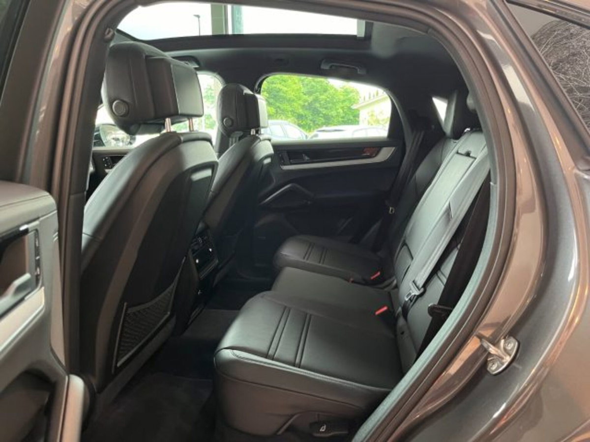 Porsche Cayenne Coupé 3.0 V6 E-Hybrid (5)